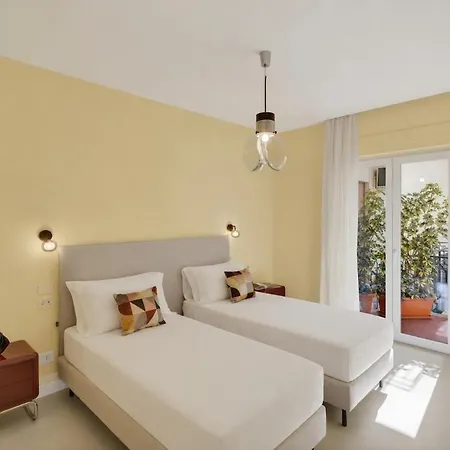 Elegant 2br A Few Steps From Centre ソレント