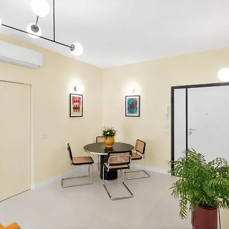 Elegant 2br A Few Steps From Centre ソレント