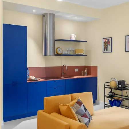 Elegant 2br A Few Steps From Centre